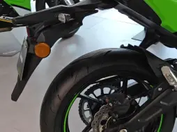 Video herunterladen: 川崎Ninja650现52800元，飞全国#摩托车#机车#川崎Ninja650