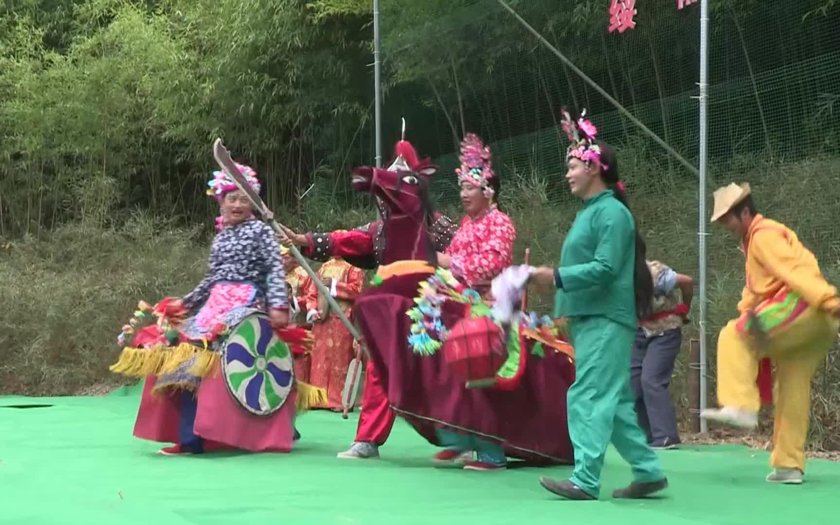 [图]贵州传统唱花灯，快要失传的文化，这老人却唱的那么好，你能听懂吗