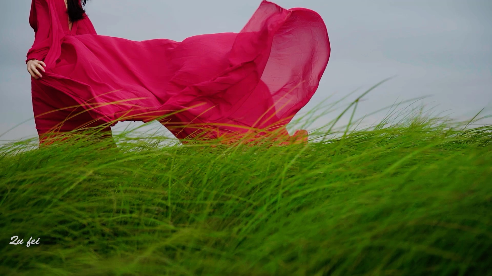 鄱阳湖大草原搭配上红裙真的很出片