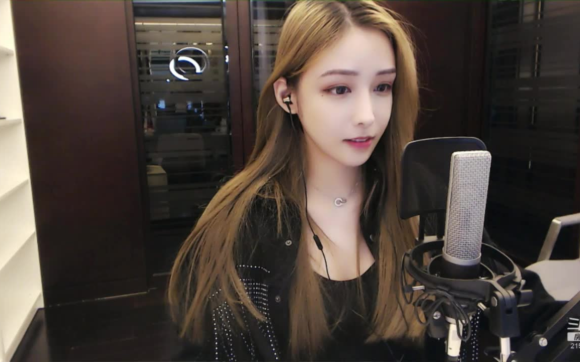 斗鱼kiko丶quan20201006210310070003十月也要开开心心