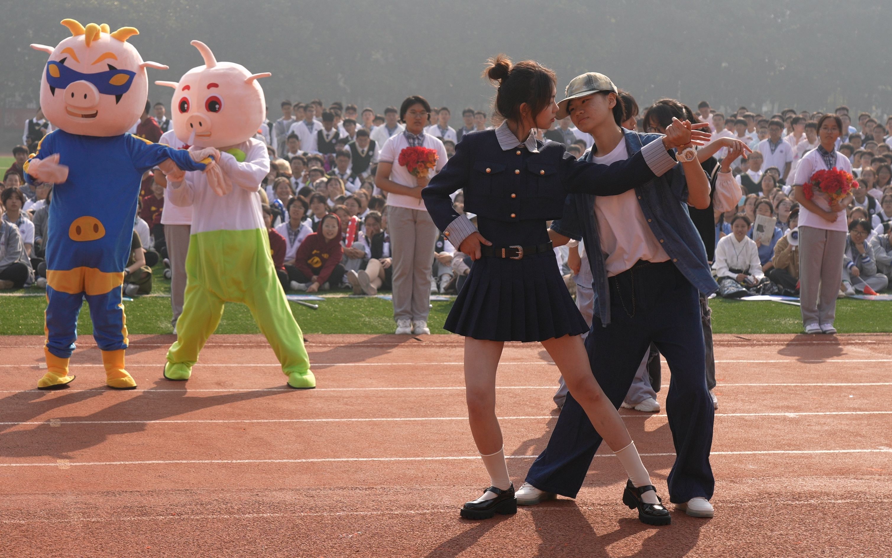 [图]宅舞、二次元、青海摇、女装大佬，你想要的全都有！北郊高级中学第二十届秋季田径运动会开幕式