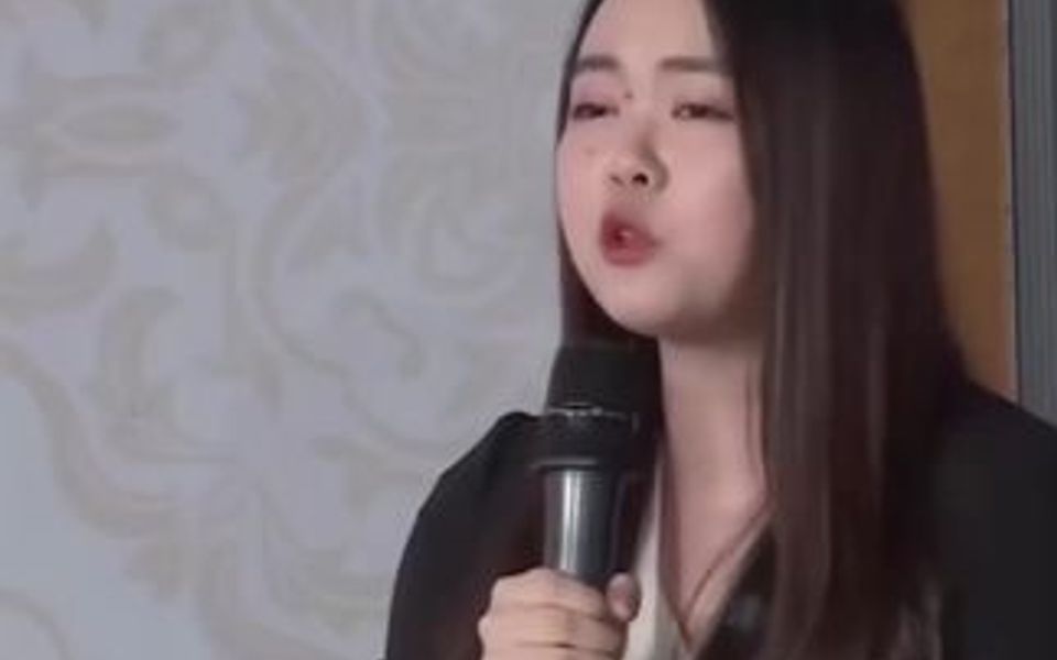 为女性发言的黄思晗小姐姐整个人都在发光啊~哔哩哔哩bilibili