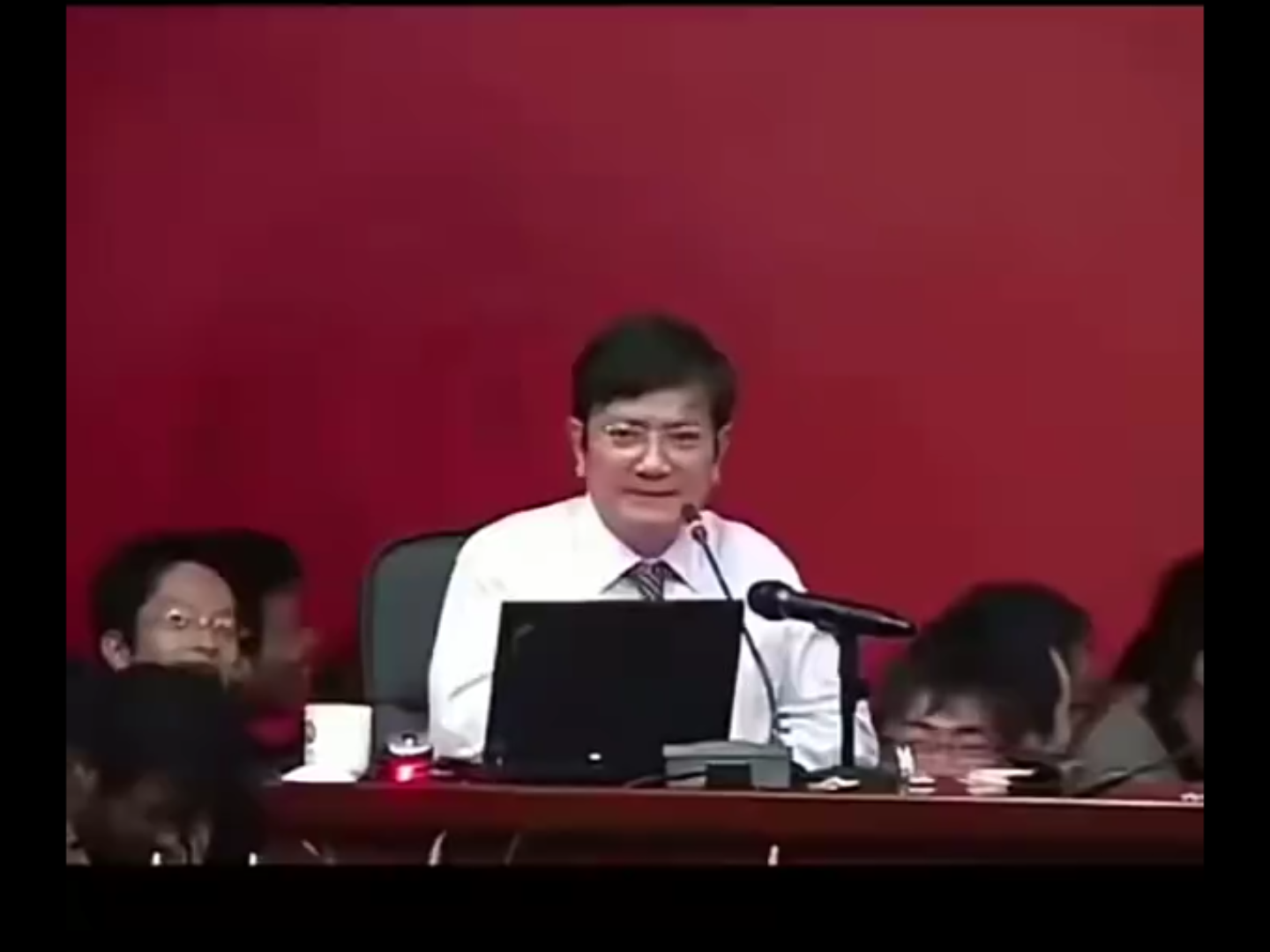 郑强教授怒怼易中天