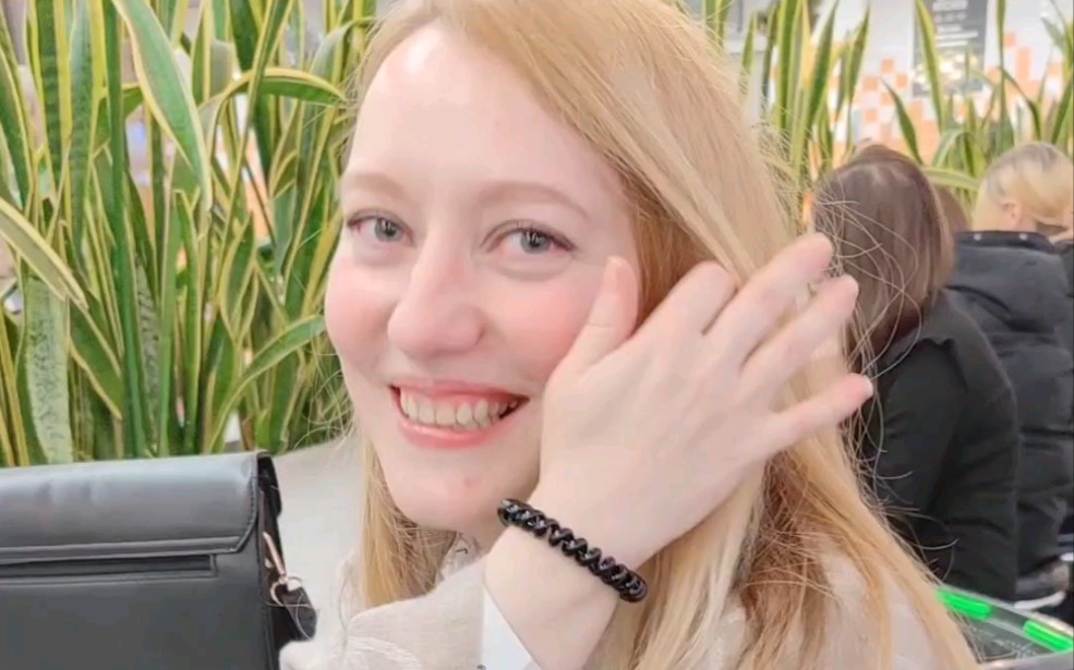 白俄罗斯媳妇努力学习中文一起去中国