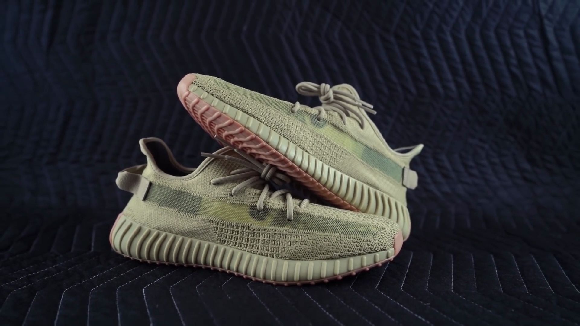 adidas yeezy boost 350 v2 "antlia" 脏黄 欧洲限定 细节实拍_哔哩