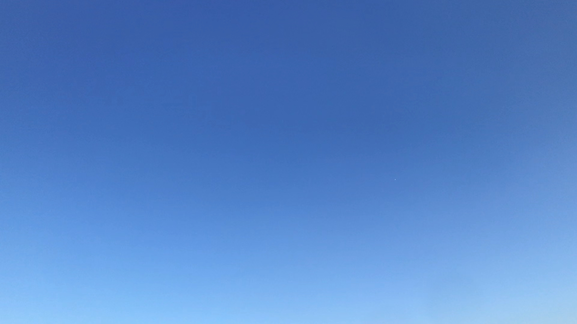 蔚蓝色的天空,万里无云