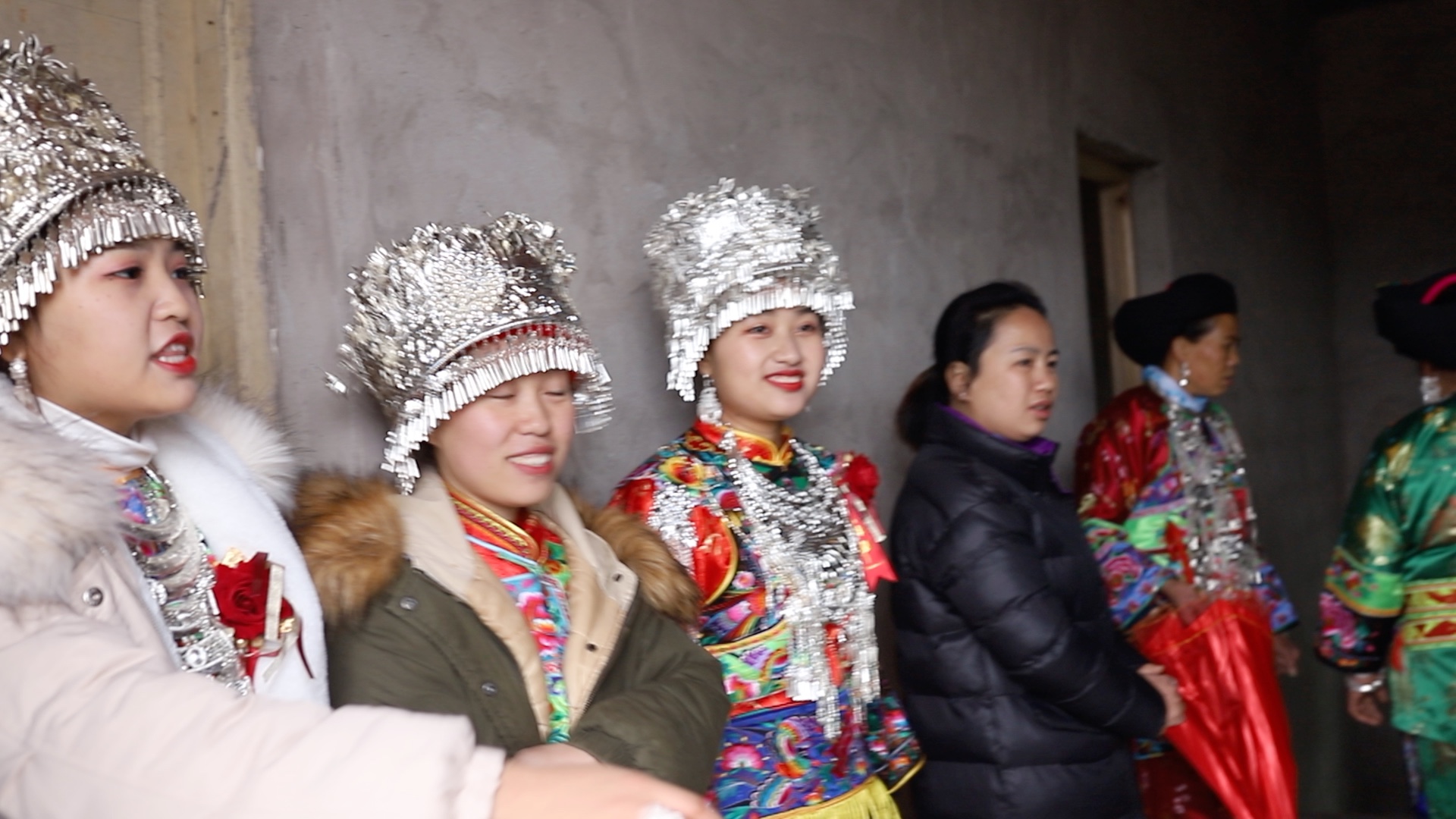 苗家阿妹出嫁咯!