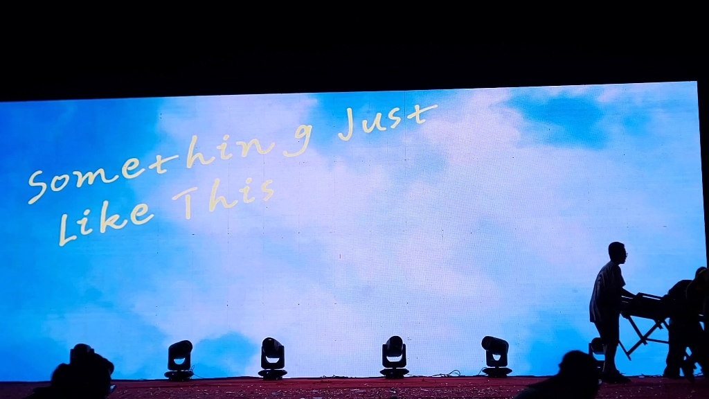 湛江市中英文学校六年级歌舞串烧《farewell party》