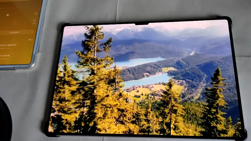 给大家推荐我平板电脑上的几张壁纸