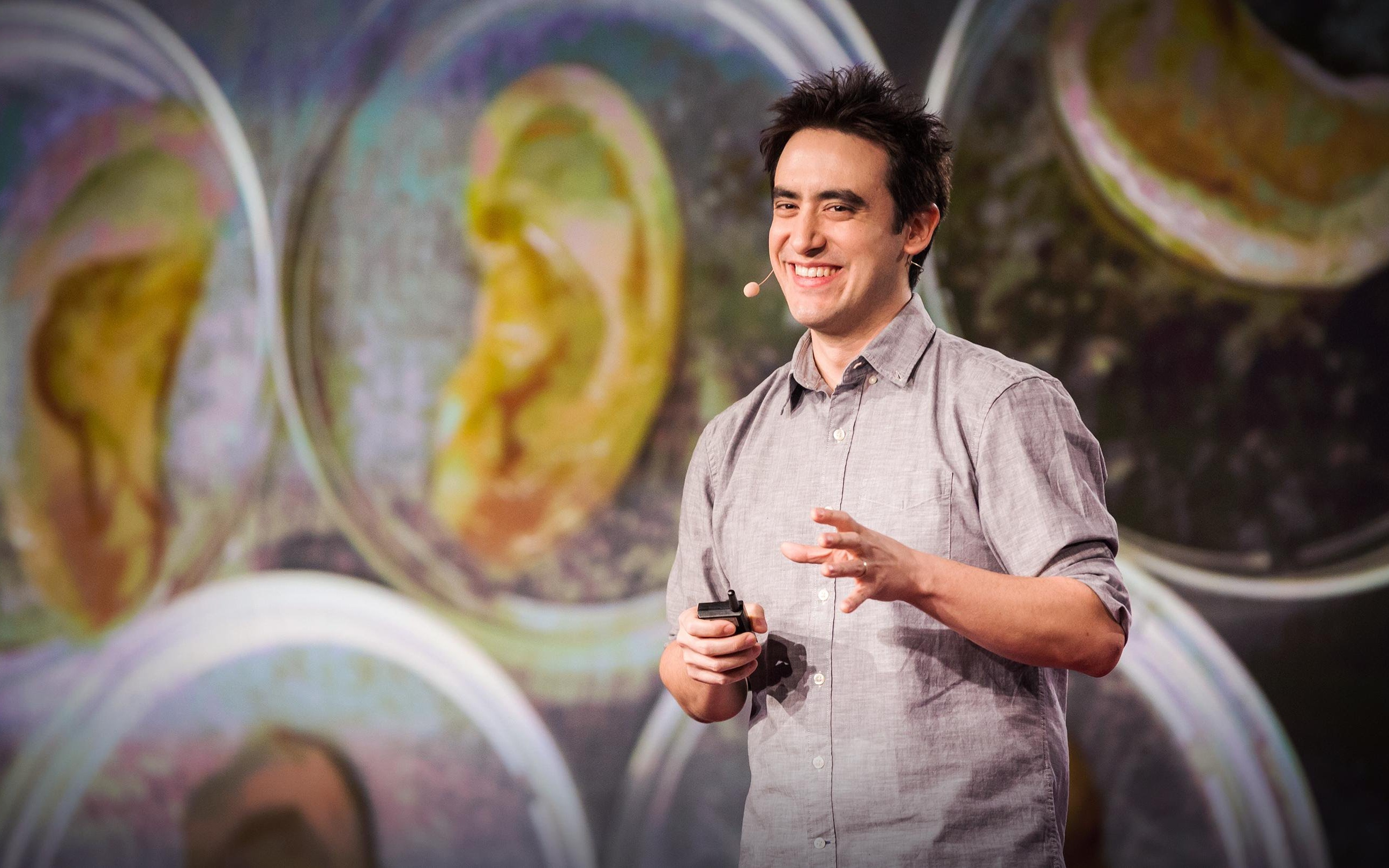 ted双语 这位疯狂的科学家用苹果做出了耳朵