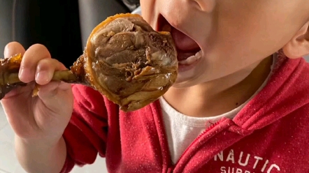 你打我啥,反正我要吃鸭腿#亲子# #宝妈# #萌娃# #表情包