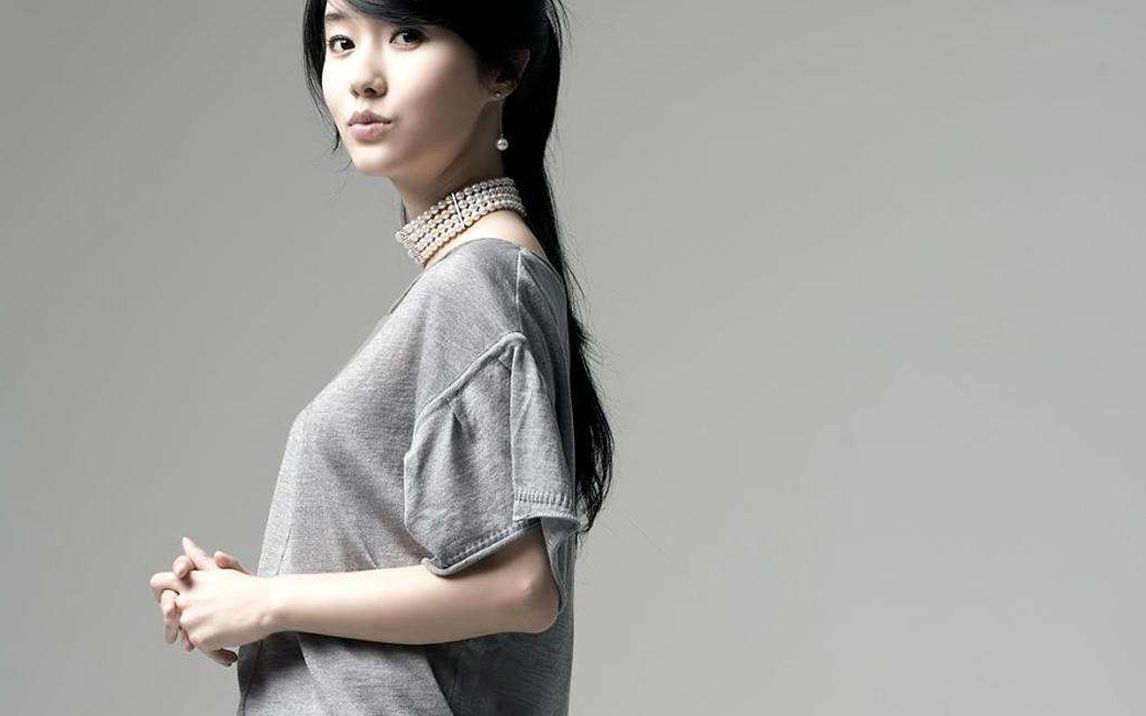 李贞贤扇子舞重现江湖节奏光剑版