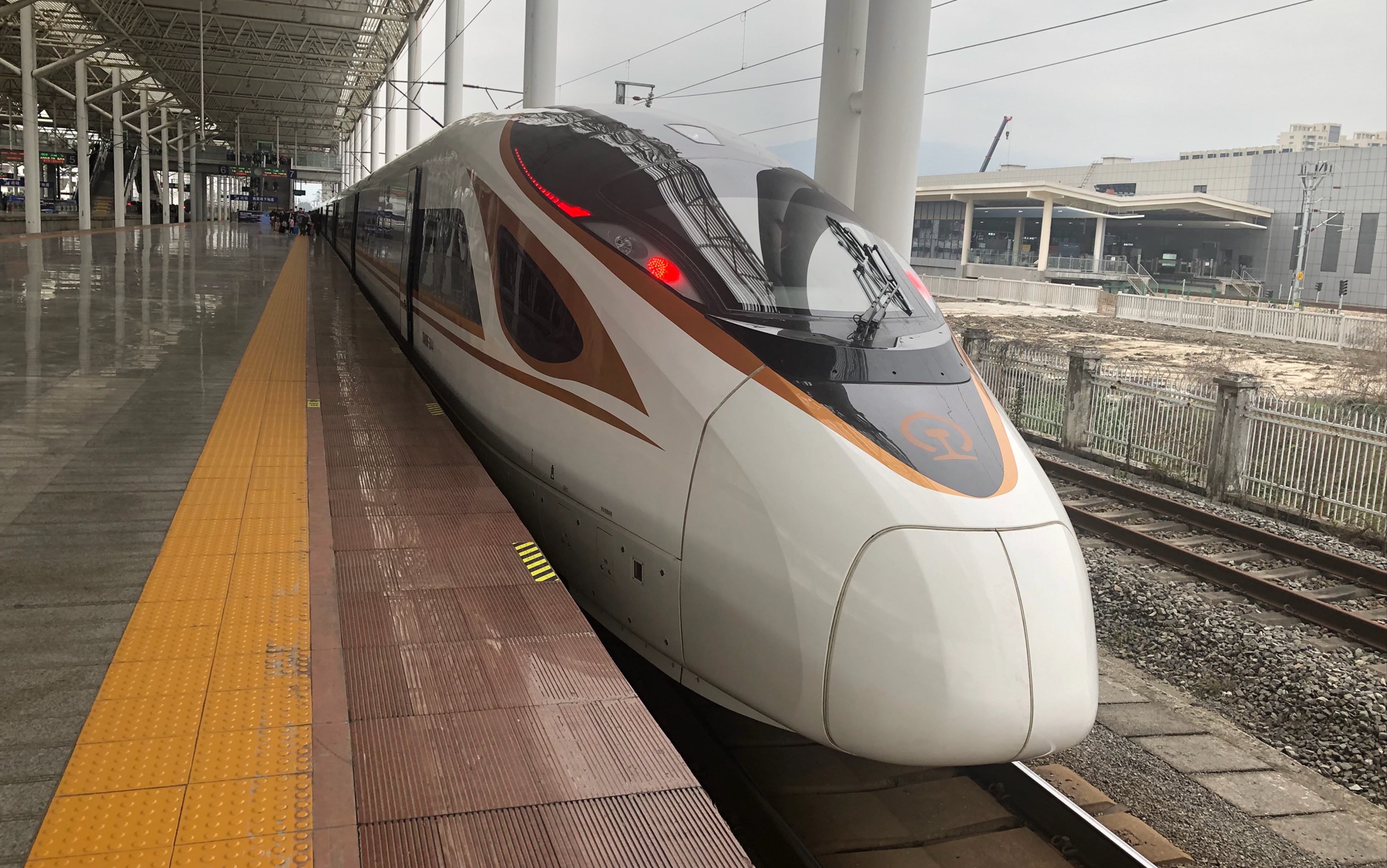 【椎名雫】2019.2 到上海虹桥火车站的复兴号动车组列车 真的很平稳呢