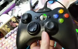 Télécharger la video: 出售原装xbox360手柄加电脑无线接收器套装带线