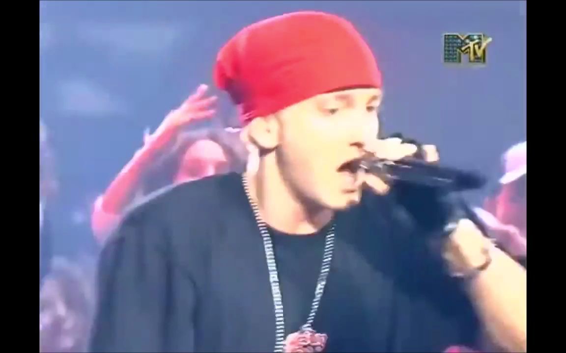 [图]Eminem - Like Toy Soldiers & Just Lose It Live in MTV EMA's 2004