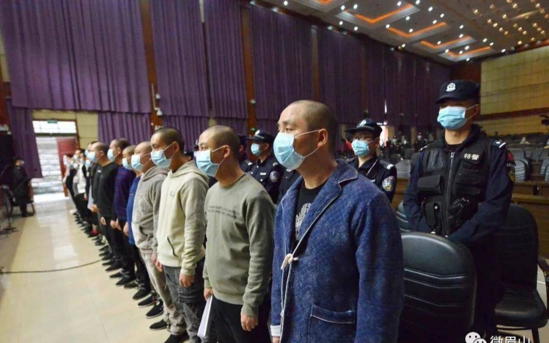 涉黑团伙被判赔生态修复费近30亿,被媒体戏称为“全国最高” 【广东一涉黑团伙非法开采河砂被判赔偿生态环境修复近30亿元】哔哩哔哩bilibili