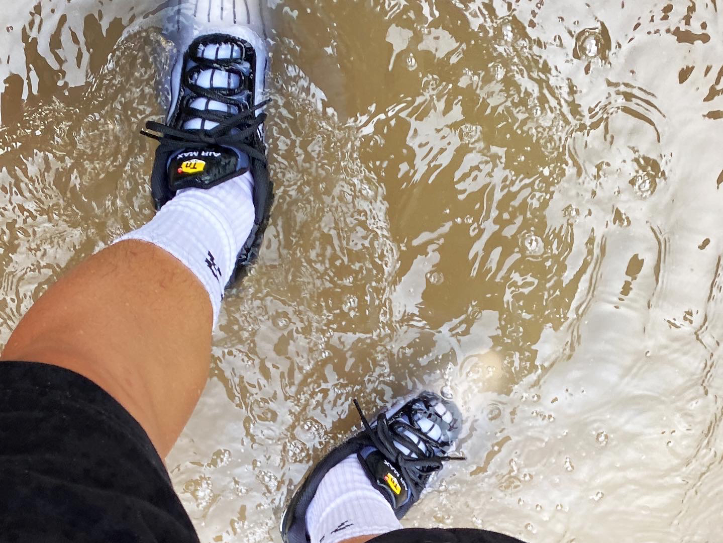 下雨踩水洗运动鞋袜airmaxtn