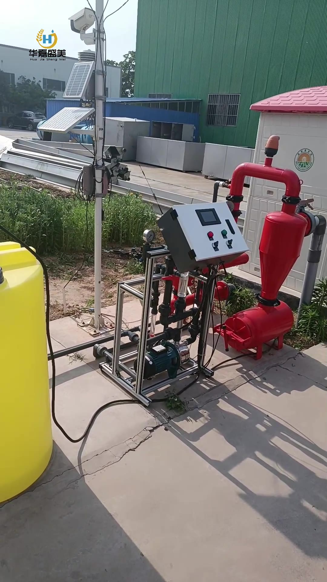 智能水肥一体化供应商,正规自动灌溉设备厂家展示试验田设备;厂家供应