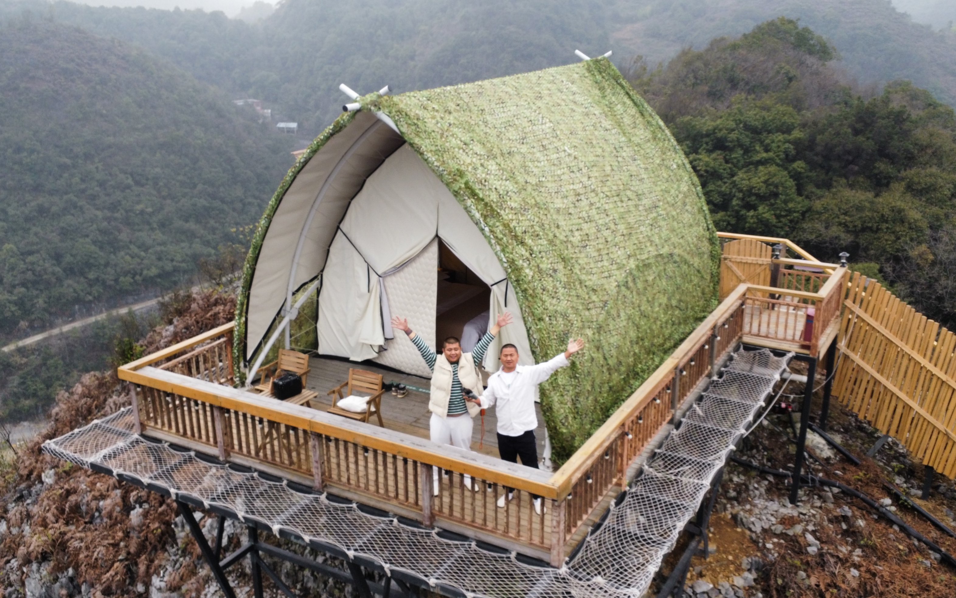 第一次露营住帐篷,晚上住在1466米的山顶,是种什么体验