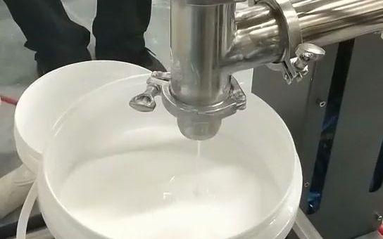 腐蝕性液體灌裝機-袋裝機油灌裝設備廠家