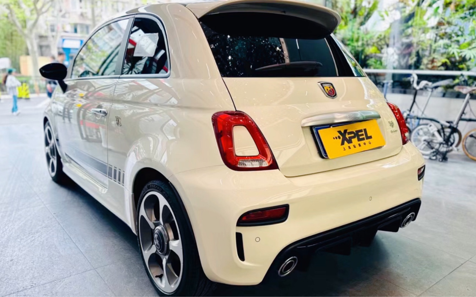 小众迷你好车菲亚特595到店装贴xpel漆面保护膜 爱了爱了