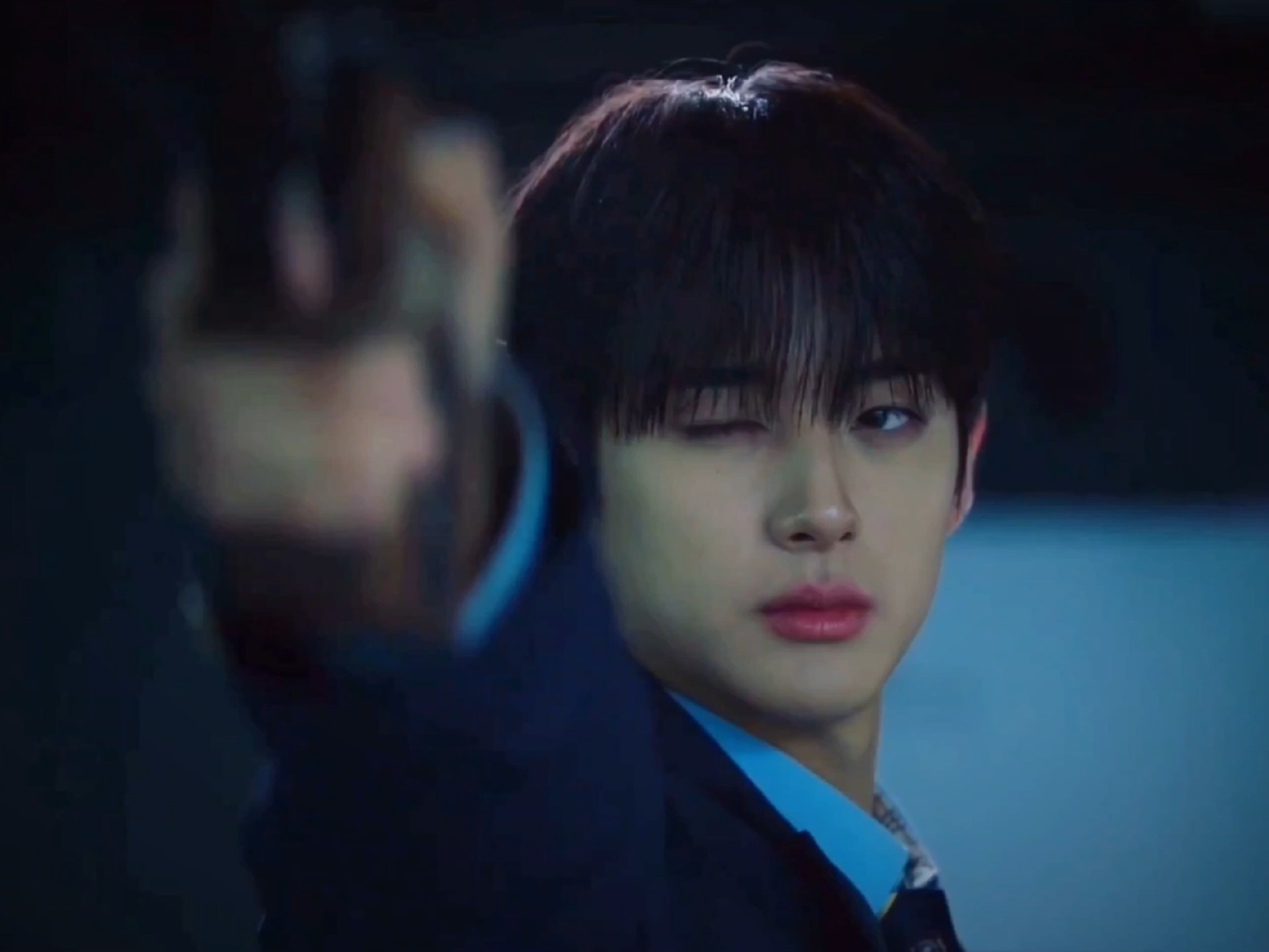 金旻奎你顶着这么一张帅脸抽烟是想迷死谁