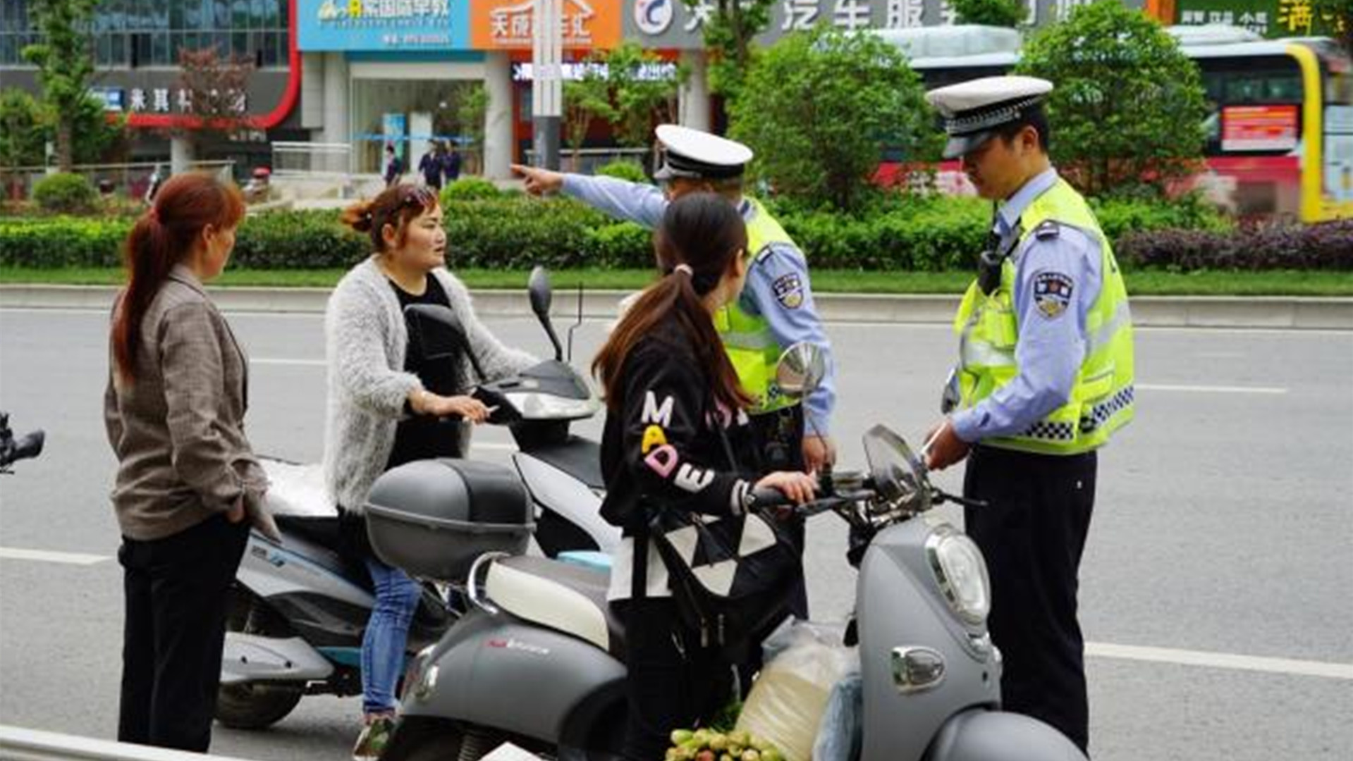 明确了,7月起,电动车将迎来2项新规定,车主:早该这样了哔哩哔哩bilibili