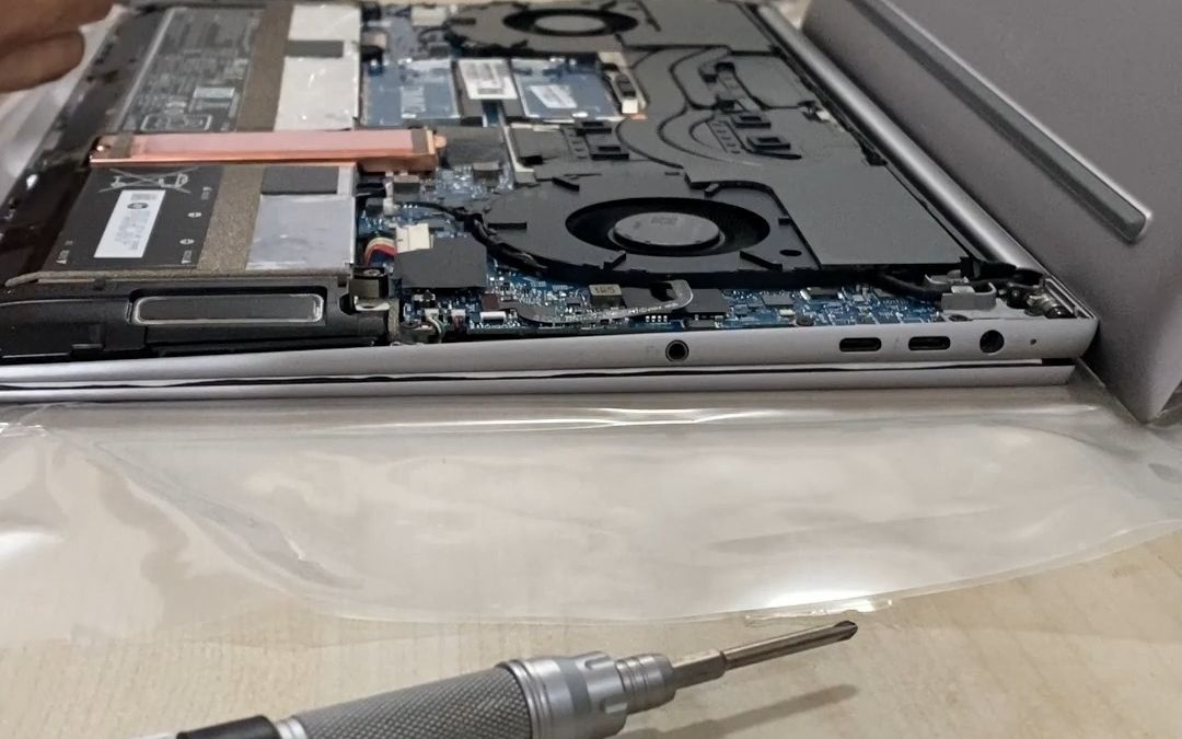 【随拍vlog】惠普hp zbookstudio 16g9 拆解现场升级内存和固态硬盘至