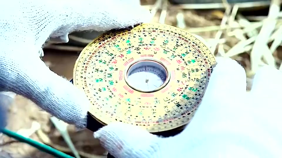 黑背老六留下的黑金古刀,怕也就小哥拿的动!