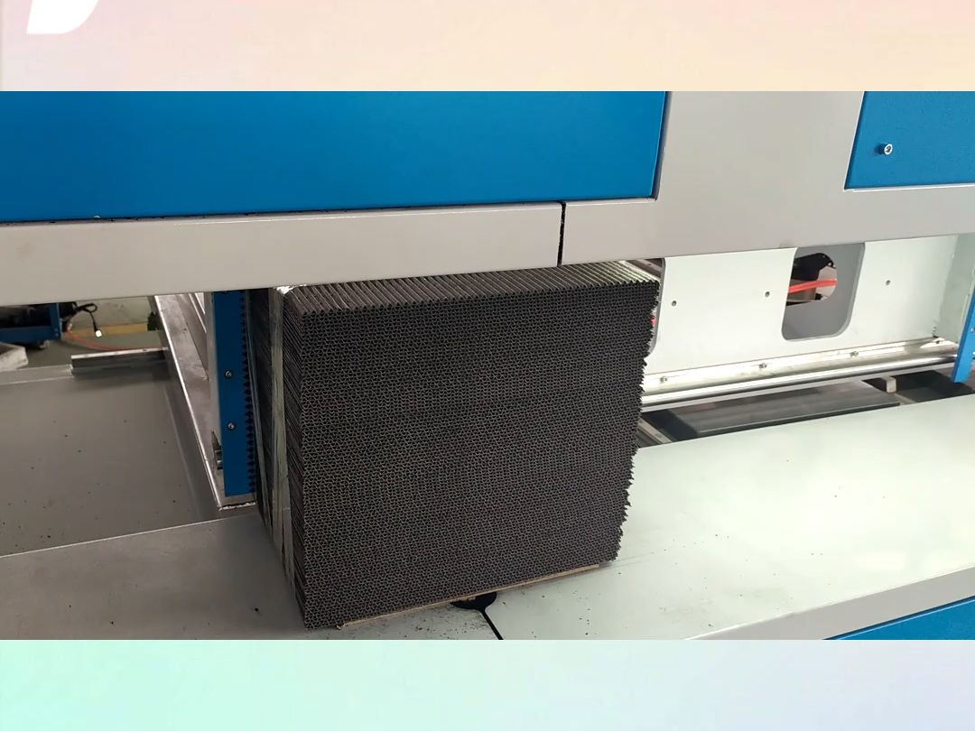 猫抓板切割数控机器 风琴猫抓板机器真不错