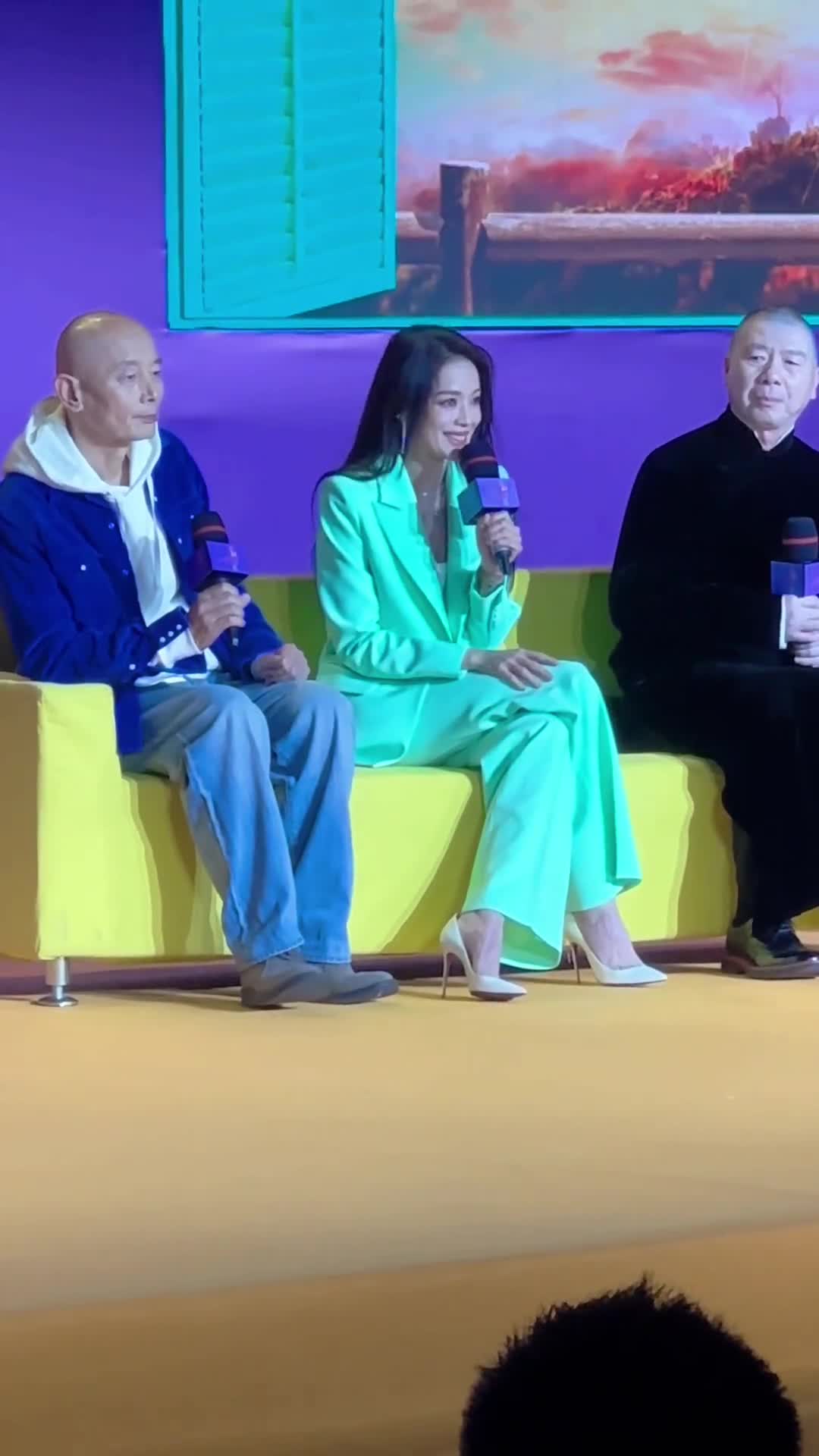 舒淇 #葛优 #冯小刚 出席#电影非诚勿扰3 发布会,距离第一部过去了10