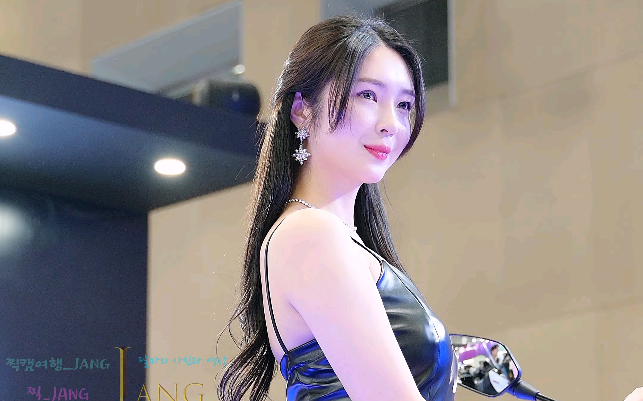 韩国模特4k 首尔移动展 - 赛车模特"河秀英"