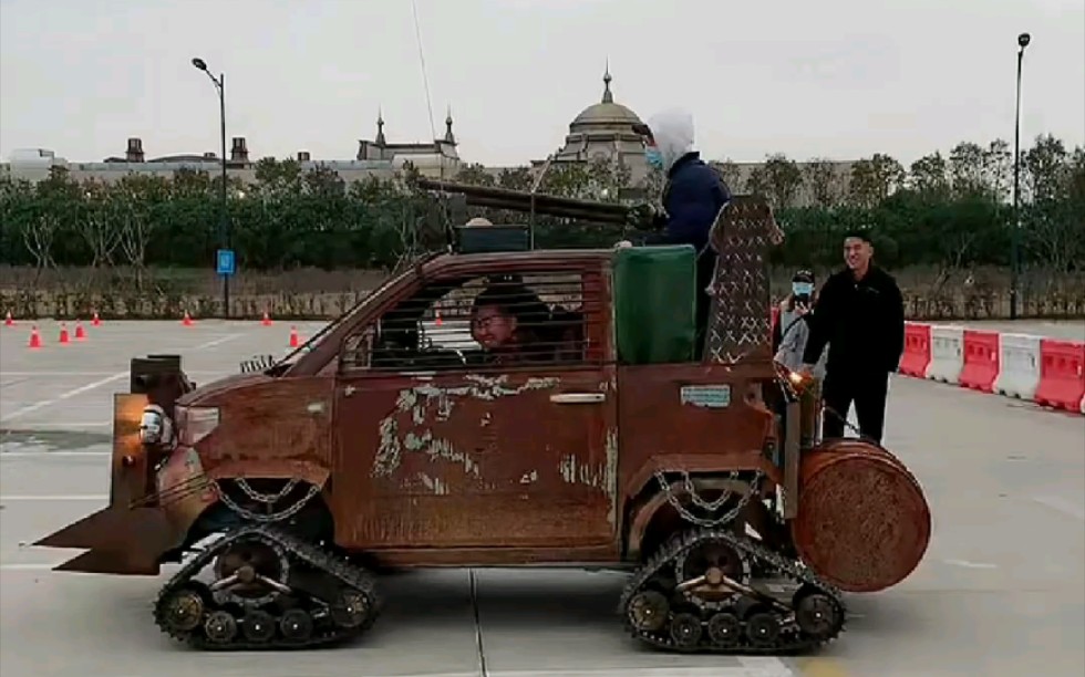 牛五菱宏光mini末日战车