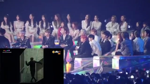 [图]Idols FULL reaction to Intro + Fake Love, Airplane pt. 2, Intro + IDOL BT