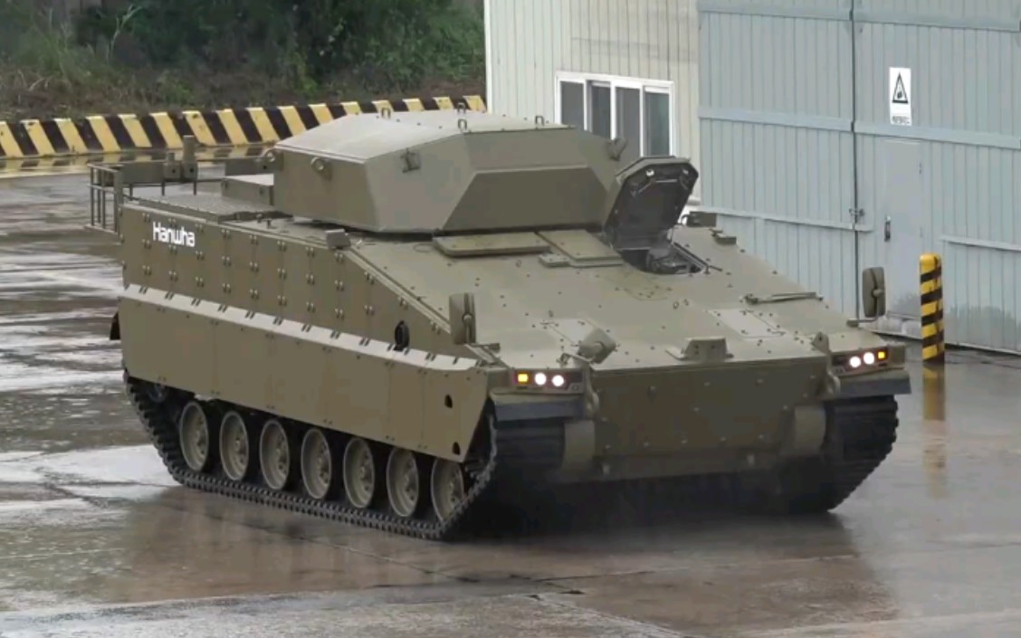 军事韩国as21红背蜘蛛步兵战车