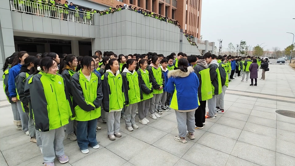 江陵一中高一高二学生给高三呼号加油(校园活动)哔哩哔哩bilibili