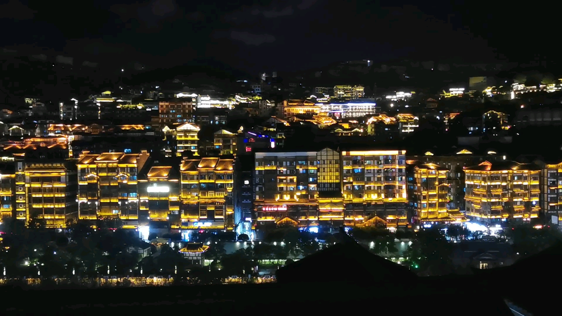 茅台镇夜景图片图片