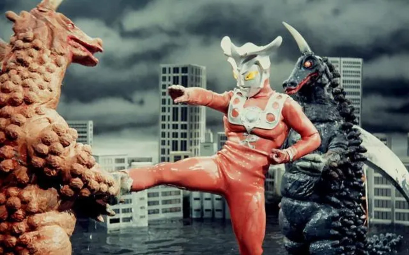 雷欧奥特曼打斗戏解析之《赛文死去之时,东京沉没之日》