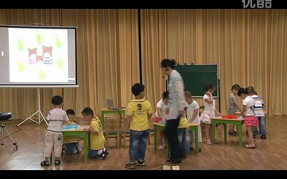 [图]幼儿园公开课|小班数学《三只熊的早餐》