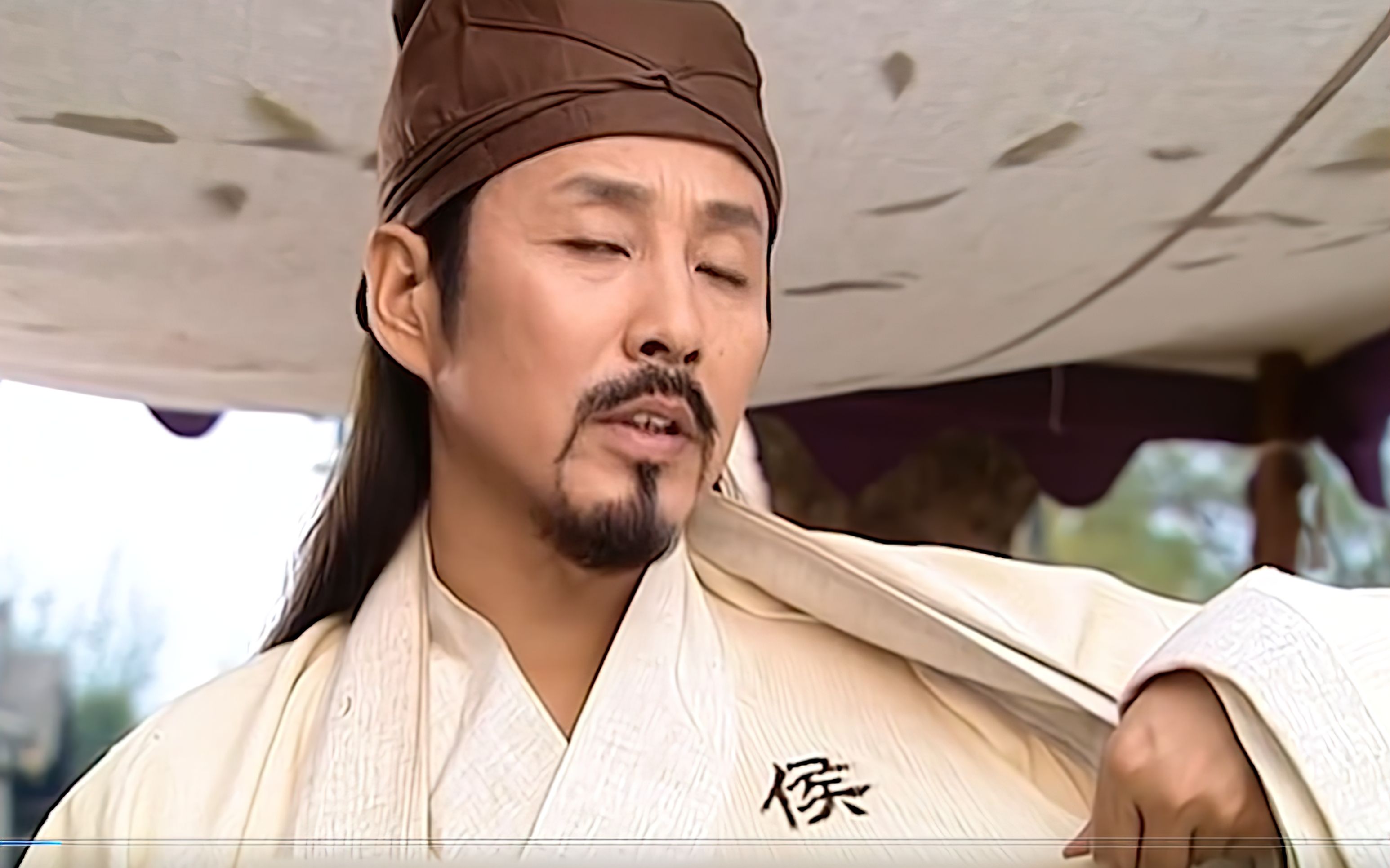 男人看不起算命先生,不料竟被算命先生一眼看出他刚死了爹!