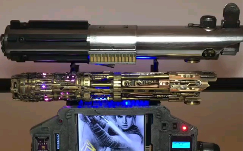 光剑模玩演示ro出品高品质内构断手光剑及原力控制剑架