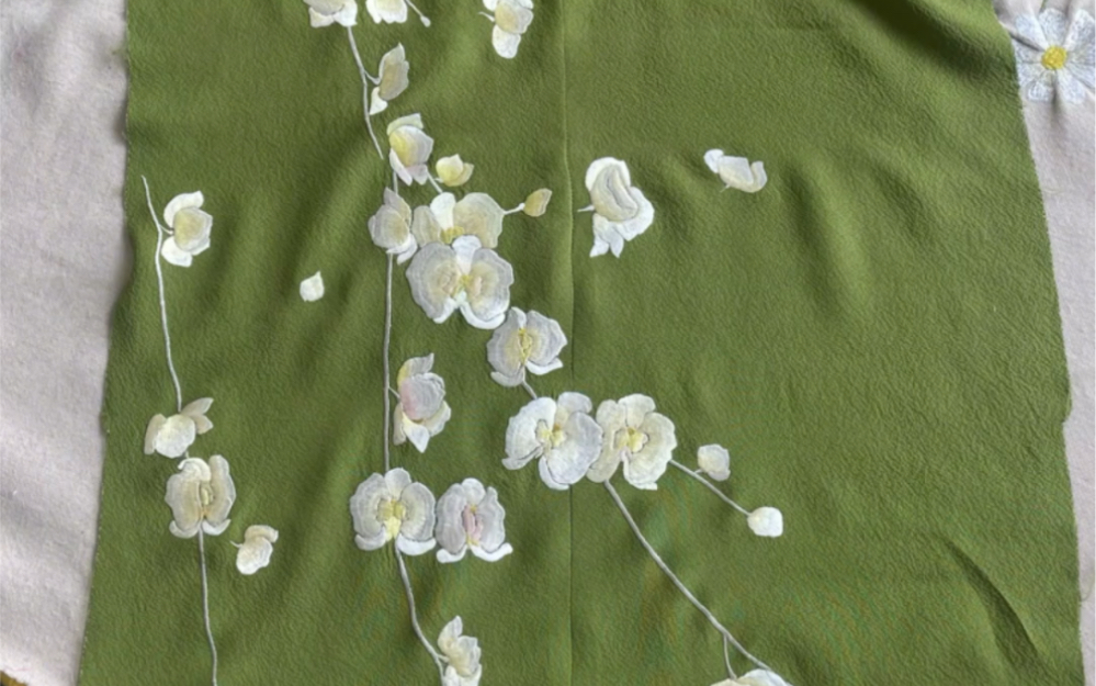 手推绣蝴蝶兰旗袍刺绣