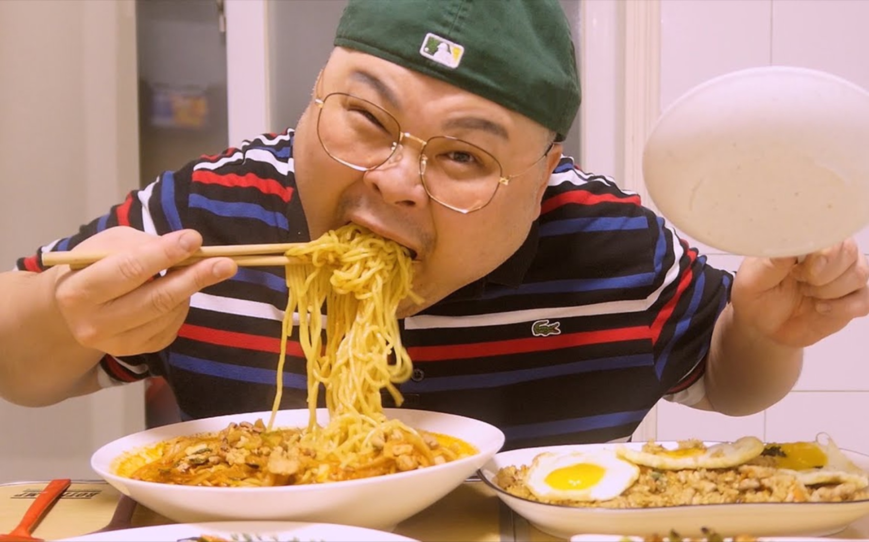 【mino】韩国吃播|炒饭,烤猪肉串,韩式拉面_哔哩哔哩_bilibili