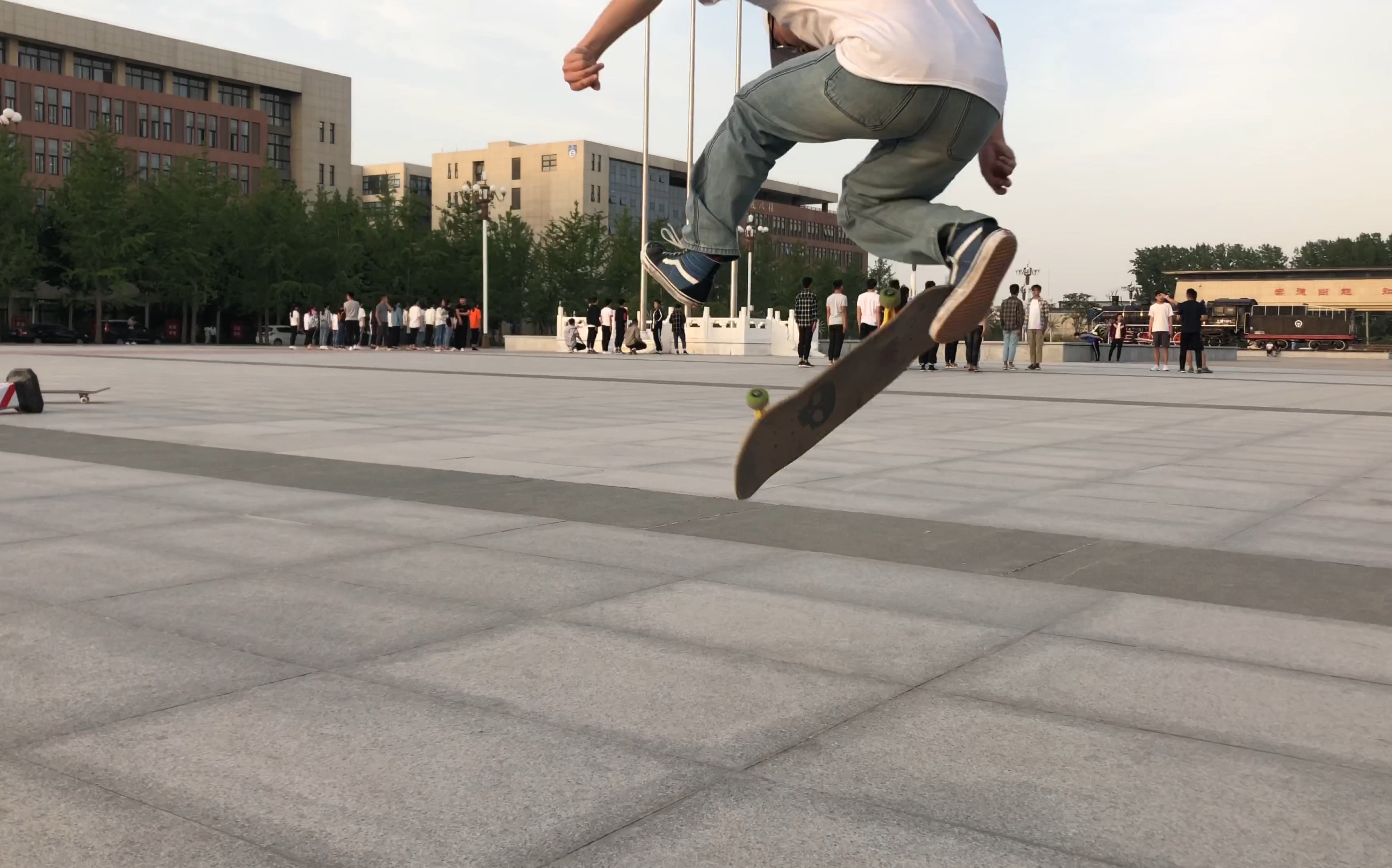 滑板 小乱_哔哩哔哩 (゜-゜)つロ 干杯~-bilibili