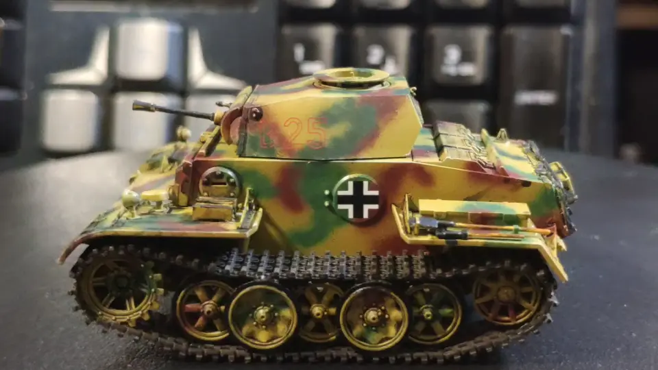 鹰翔1/72 Pz. Kpfw II Ausf L Luchs W/Zusatzpanzerung 山猫坦克完成 