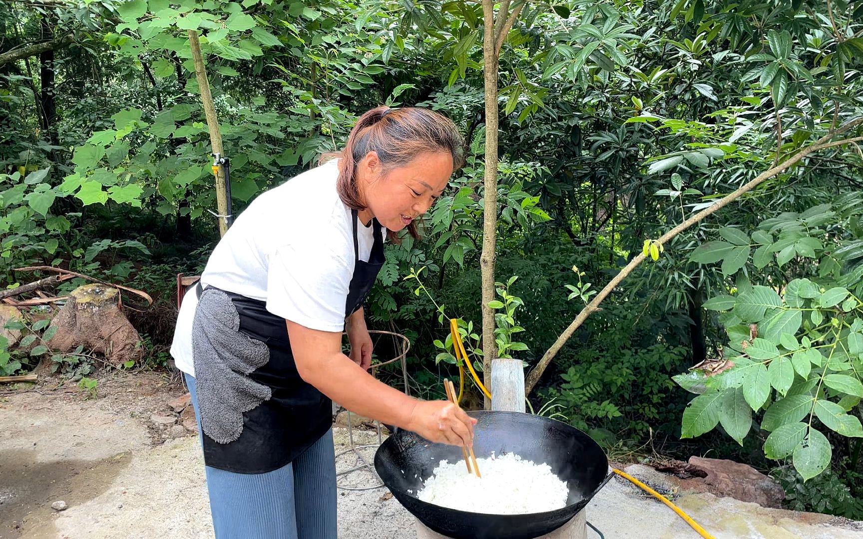 还记得小时候吃的孔干饭吗?今天舅娘来教你做,重温儿时记忆!哔哩哔哩bilibili