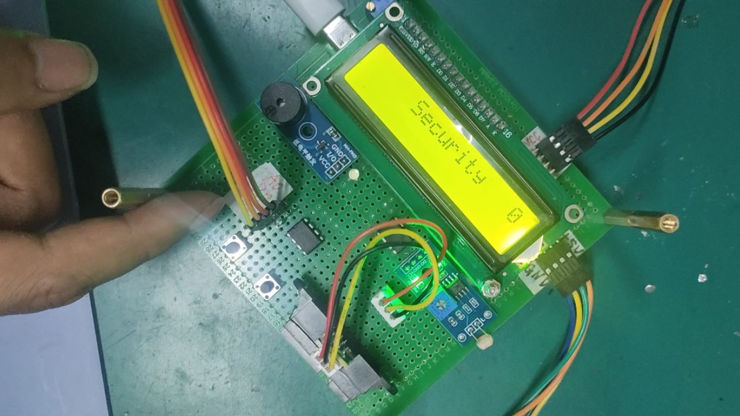 51单片机课设防盗报警hx711压力红外测距光照