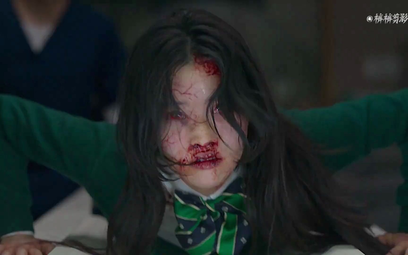 2022最新漫改韩剧,假如你上学的时候出现丧尸,你该怎么办