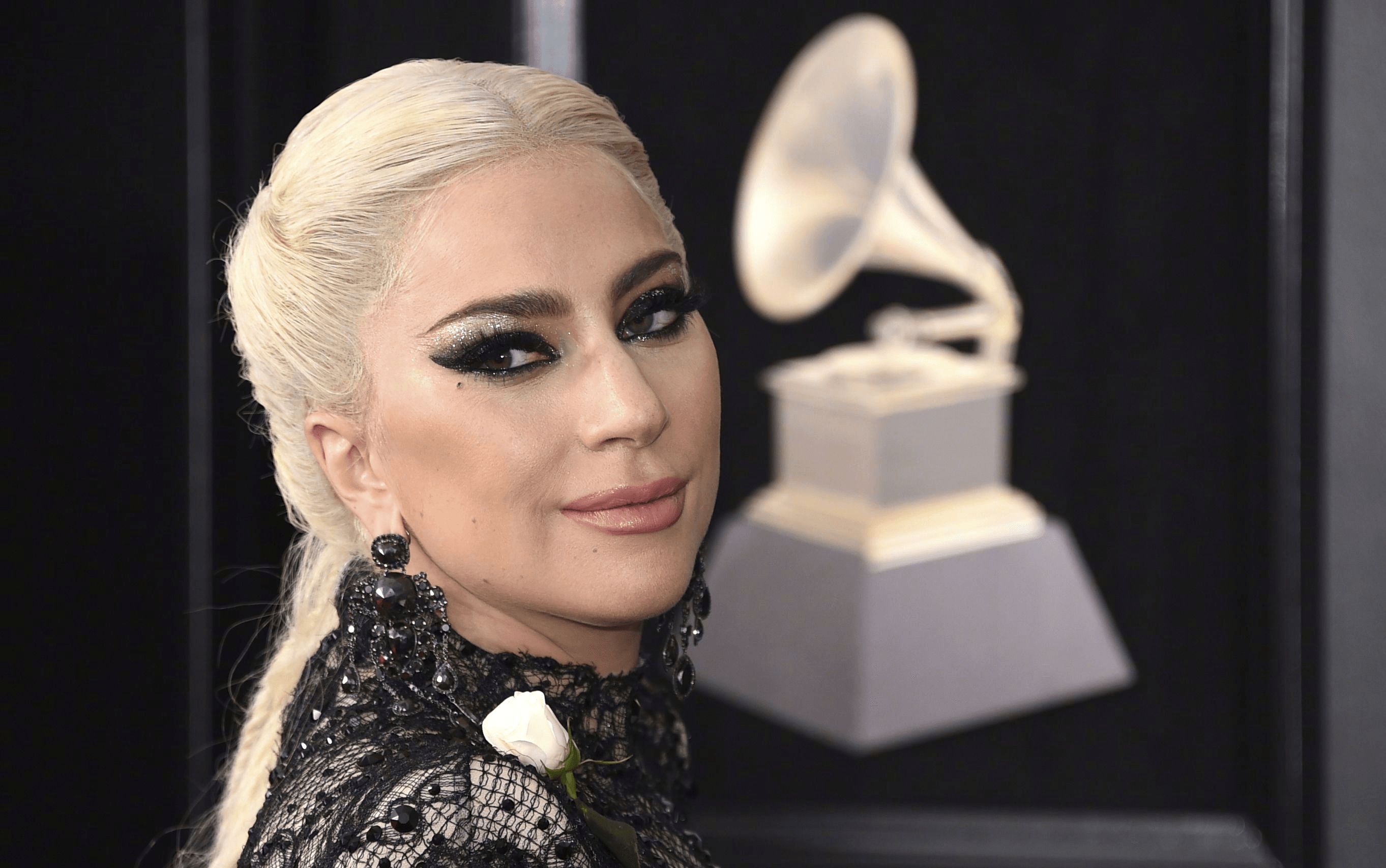 【lady gaga】脚安娜钢琴版mv以及和百万理由超美现场