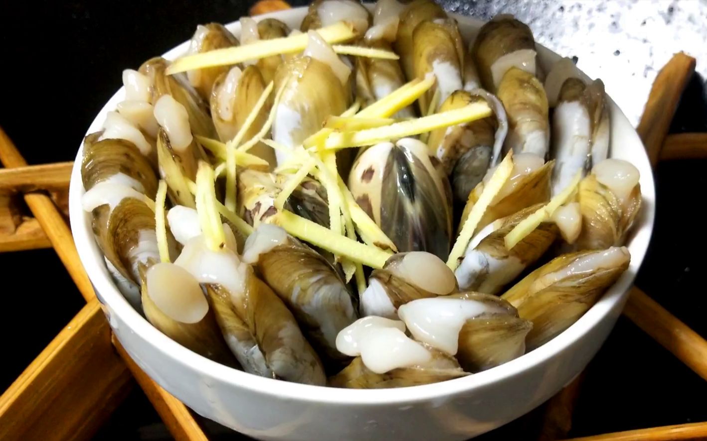 好食材要用最简单的方法,30个黄蛏两勺老酒蒸15分钟钟